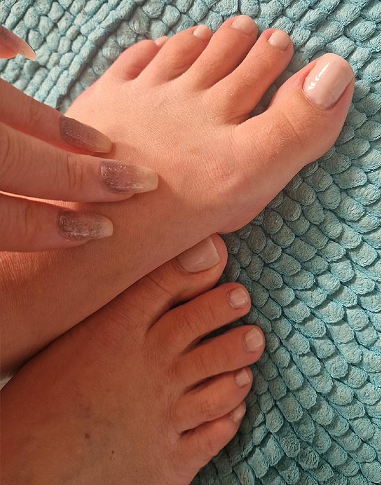 Mym pieds - Gindy nude